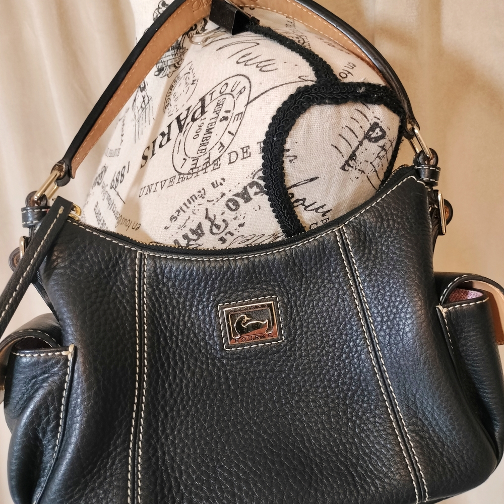 Vintage! Dooney & Bourke Black Pebble Leather Hobo Bag Pristine Condition! - Picture 2 of 10